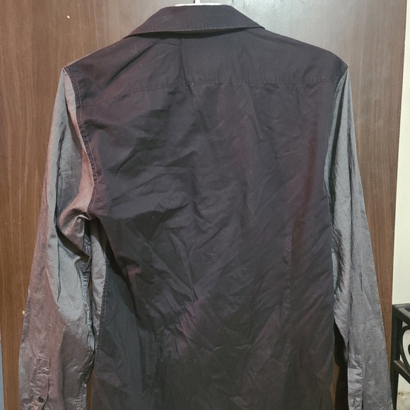 GUESS Dress Shirt - Picture 2 of 3